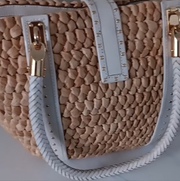 Michael Kors straw handbag GUC - Picture 11 of 14